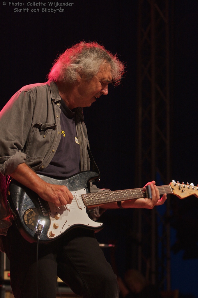 Mick Clarke - British Blues Guitarist at the Norrtalje Blues Festival 2011, Sweden, photo by Collette Wijkander