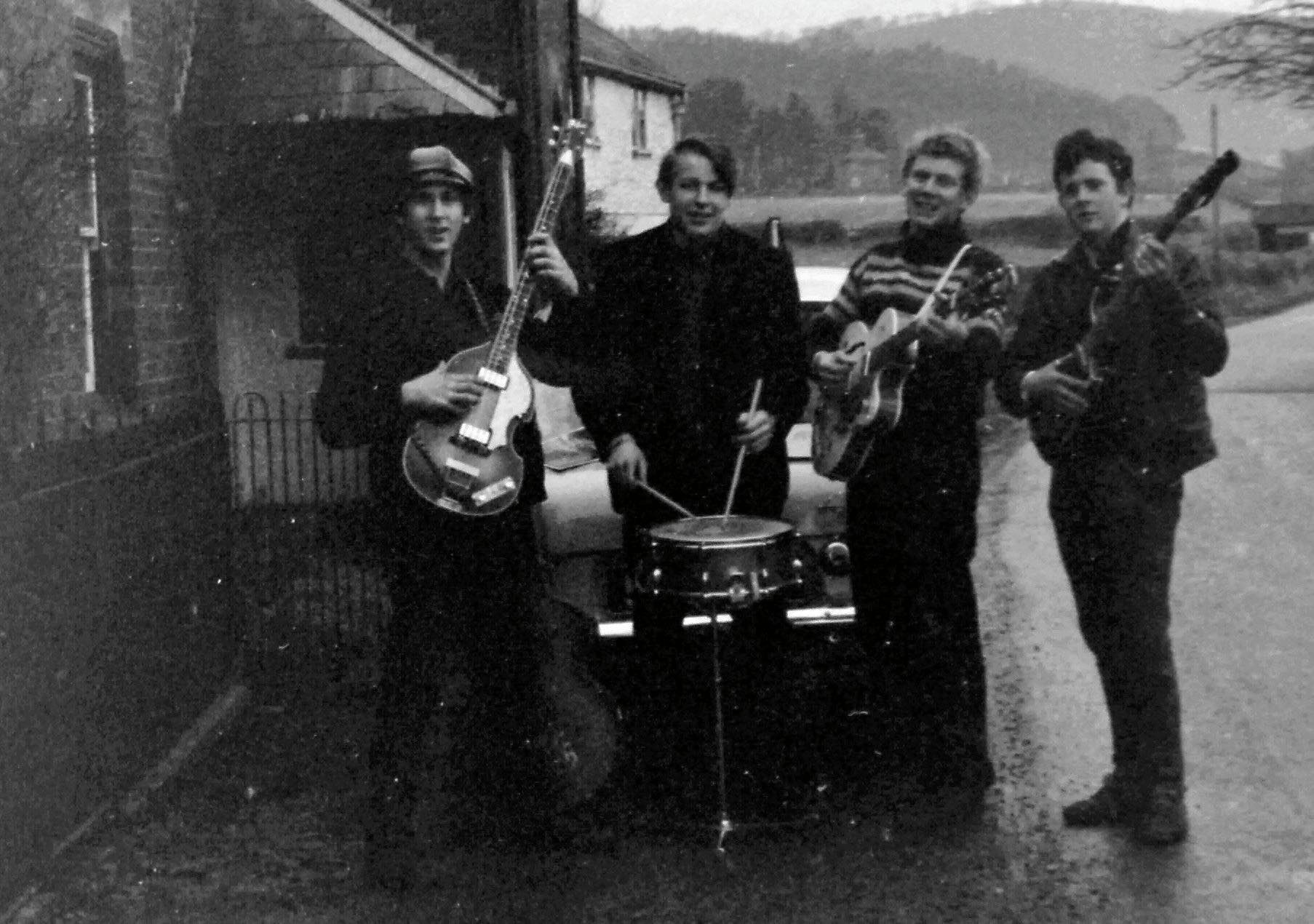 Stuart 'Mac' McDonald - Bass Player